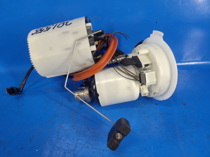 Топливный насос AUDI A6 (C7) 11-18 CGXB 3.0T