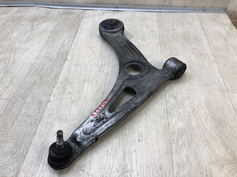 Рычаг передней подвески нижний правый KIA NIRO 16- 1.6 G4LE