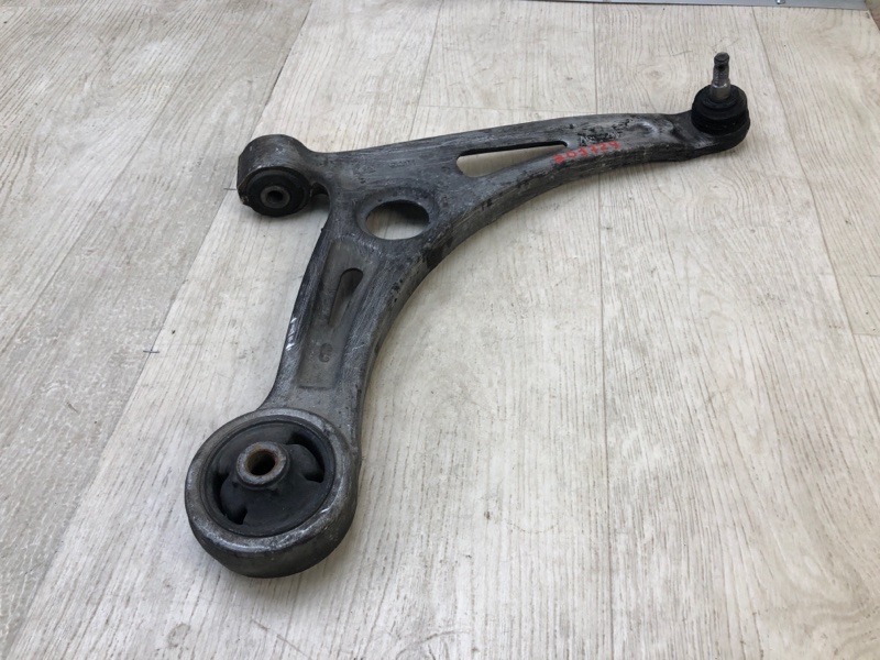 Рычаг передней подвески нижний правый NIRO 16- 2017 1.6 G4LE