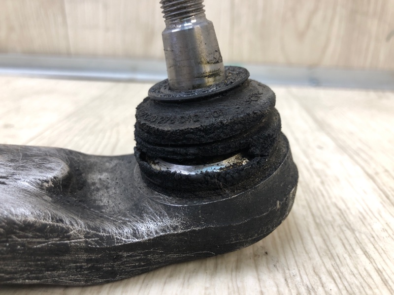 Рычаг передней подвески нижний правый NIRO 16- 2017 1.6 G4LE