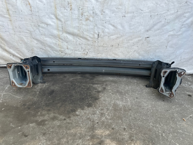 Усилитель переднего бампера 3 BK 03-08 2006 BK 2.3 L3