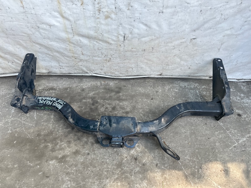 Фаркоп NISSAN PATHFINDER R52 12-21 2013 3.5 VQ35DE 51170-3KA0A Б/У