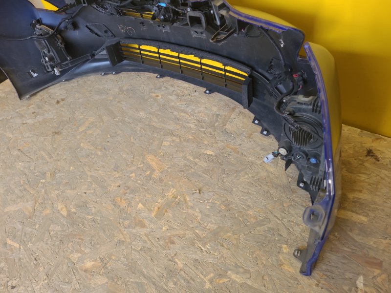 Бампер передний PRIUS 16-