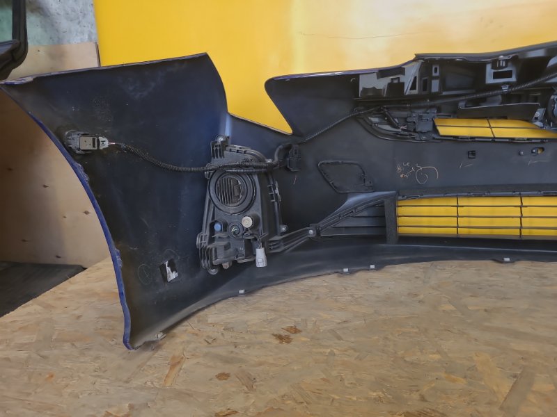 Бампер передний PRIUS 16-