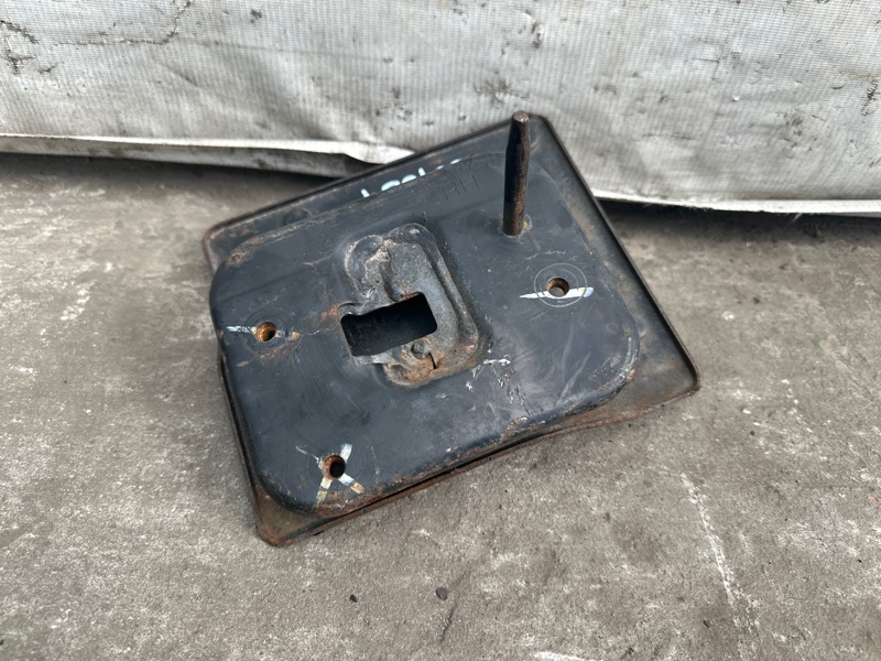 Кронштейн усилителя заднего бампера правый HYUNDAI ACCENT RB 10- 1.6 G4FD Кронштейн усилителя заднего бампера правый HYUNDAI ACCENT RB 10- 1.6 G4FD