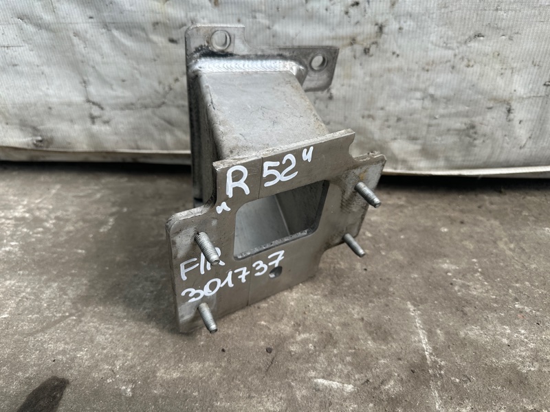 Запчасть кронштейн усилителя переднего бампера правый NISSAN PATHFINDER R52 12-21 2013 3.5 VQ35DE 62210-3JA0A Б/У Кронштейн усилителя переднего бампера правый NISSAN PATHFINDER R52 12-21 2013 3.5 VQ35DE 62210-3JA0A Б/У