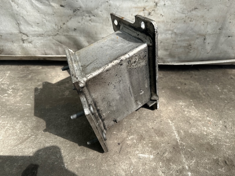 Кронштейн усилителя переднего бампера левый NISSAN PATHFINDER R52 12-21 3.5 VQ35DE