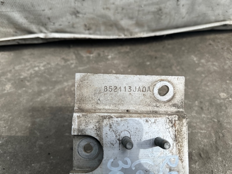 Кронштейн усилителя заднего бампера левый PATHFINDER R52 12-21 2013 3.5 VQ35DE