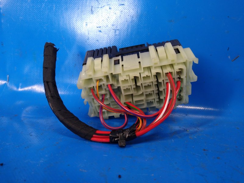 Блок предохранителей моторный отсек S60 10-13 2012 2.5L B5254T5