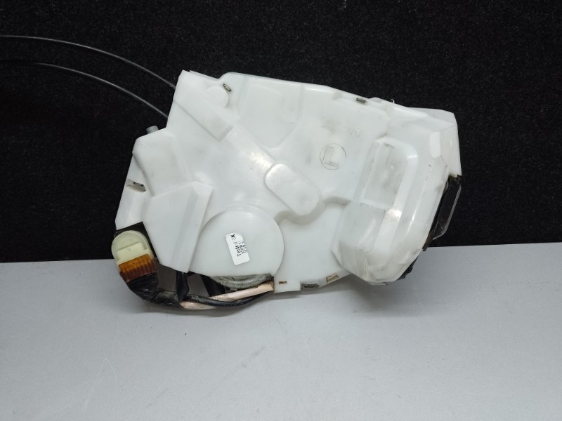 Замок двери боковой задний левый SIENNA 11-16 2012 3.5 2GR-FE