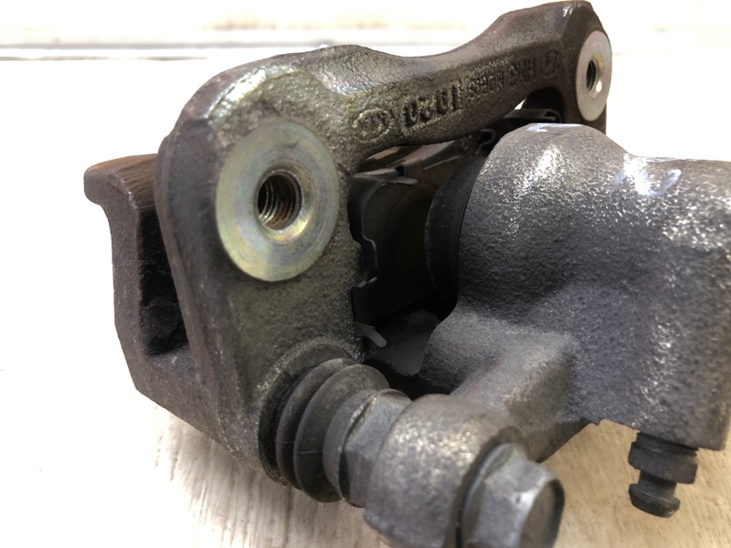 Суппорт тормозной задний левый FORTE/CERATO TD 08-13 2011 TD 2.0 G4KD