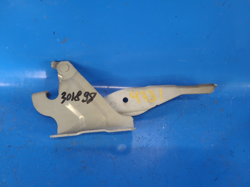 Петля капота правая MITSUBISHI MIRAGE 13- 2013 1.2 3A92 5905A182 Б/У