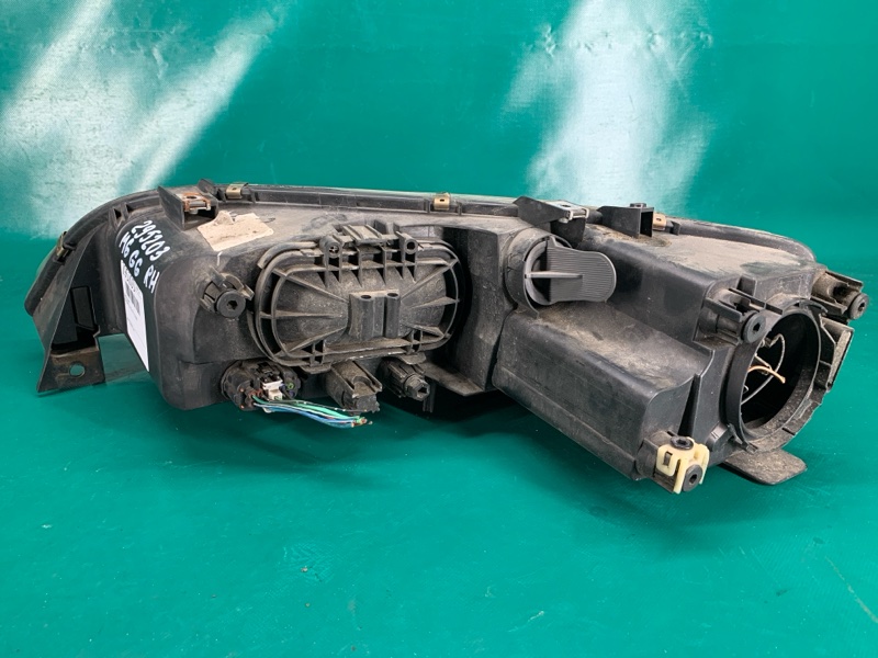 Фара правая MAZDA 6 GG 02-07 2.3