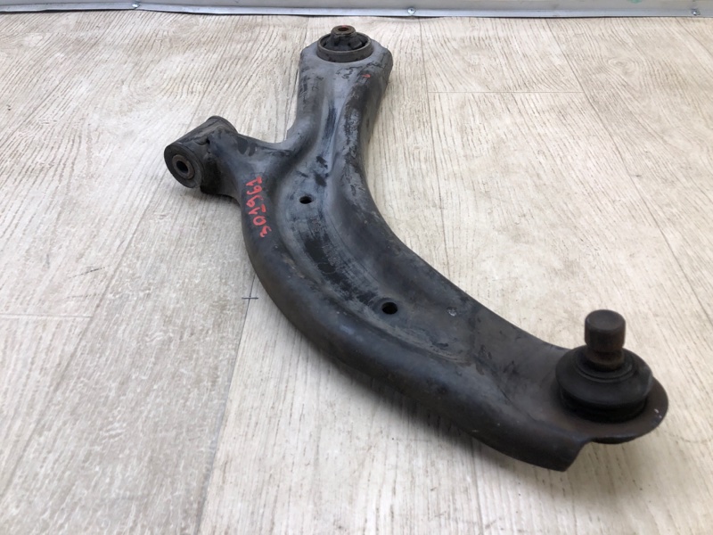 Рычаг передней подвески нижний левый NISSAN NV200 USA 13- 2.0 MR20DE