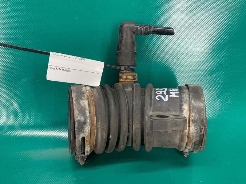 Патрубок воздушного фильтра MAZDA 6 GG 02-07 2003 2.3 L390-13-221A Б/У