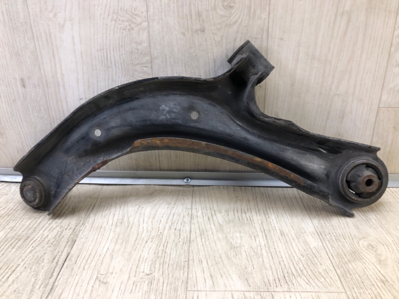 Рычаг передней подвески нижний правый NV200 USA 13- 2013 2.0 MR20DE