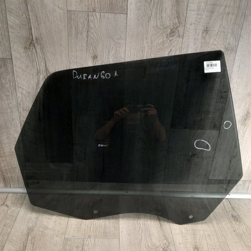 Запчасть стекло двери заднее правое DODGE DURANGO 11- (WD) 55369554AB Б/У Стекло двери заднее правое DODGE DURANGO 11- (WD) 55369554AB Б/У