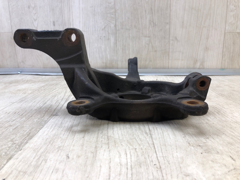 Кулак поворотный передний правый NV200 USA 13- 2013 2.0 MR20DE