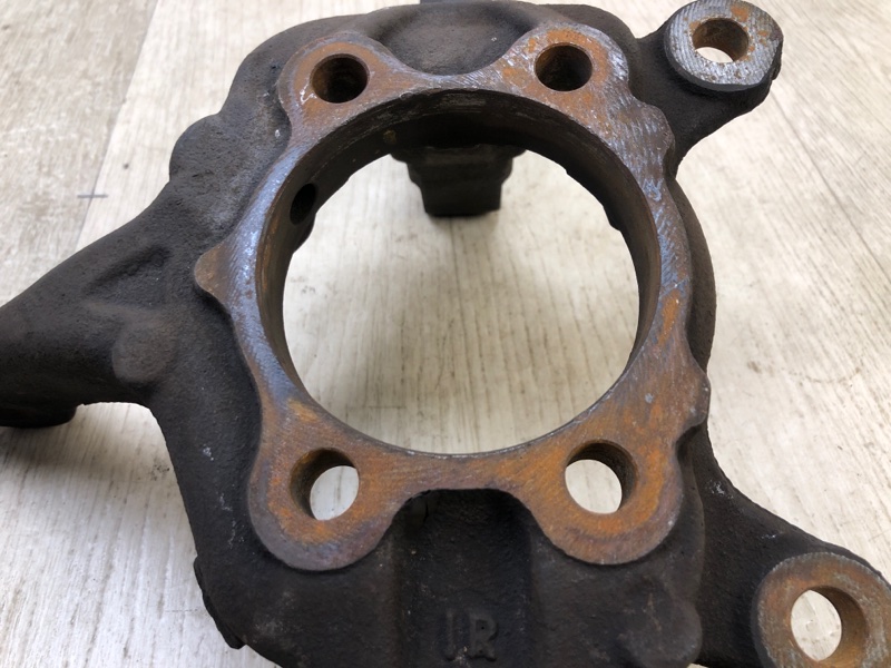 Кулак поворотный передний правый NV200 USA 13- 2013 2.0 MR20DE