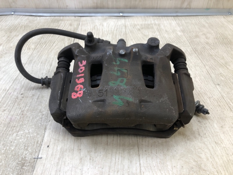 Суппорт тормозной передний правый NISSAN NV200 USA 13- 2013 2.0 MR20DE 410013LM0A Б/У