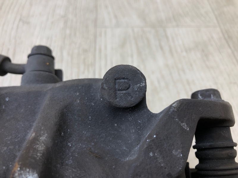 Суппорт тормозной передний правый NV200 USA 13- 2013 2.0 MR20DE