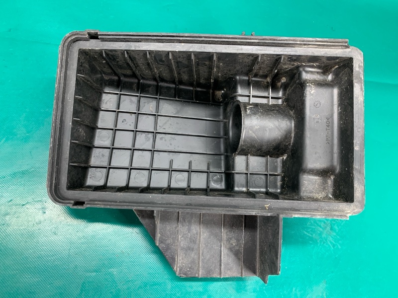 Корпус воздушного фильтра MAZDA 6 GG 02-07 2.3