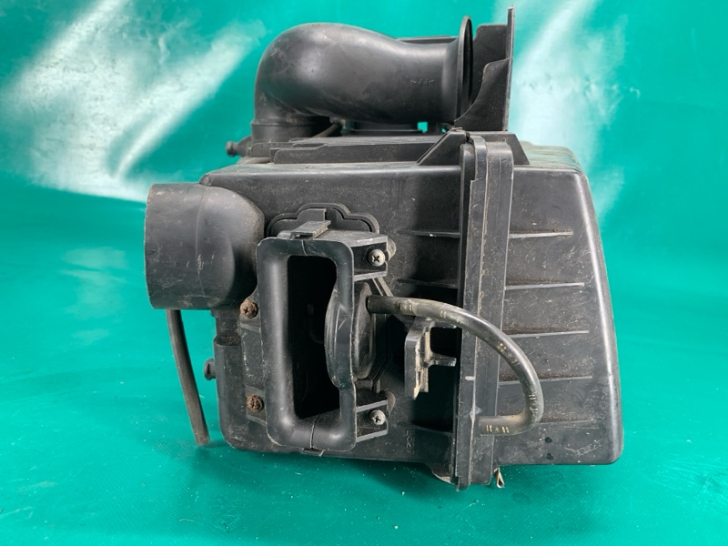 Корпус воздушного фильтра 6 GG 02-07 2003 2.3