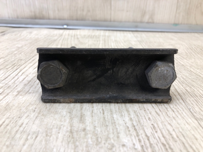 Крепление рессоры NISSAN NV200 USA 13- 2.0 MR20DE