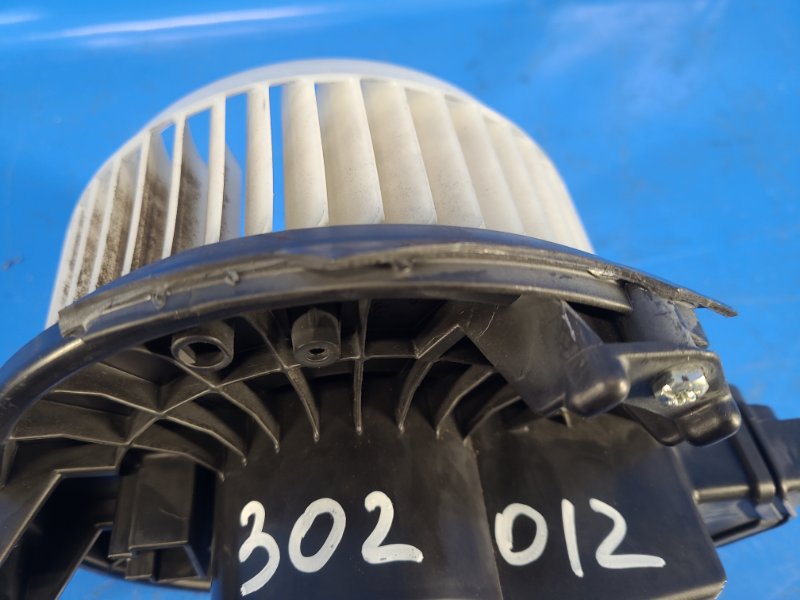 Моторчик печки JEEP COMPASS 06-16 2.0 ECN Моторчик печки JEEP COMPASS 06-16 2.0 ECN