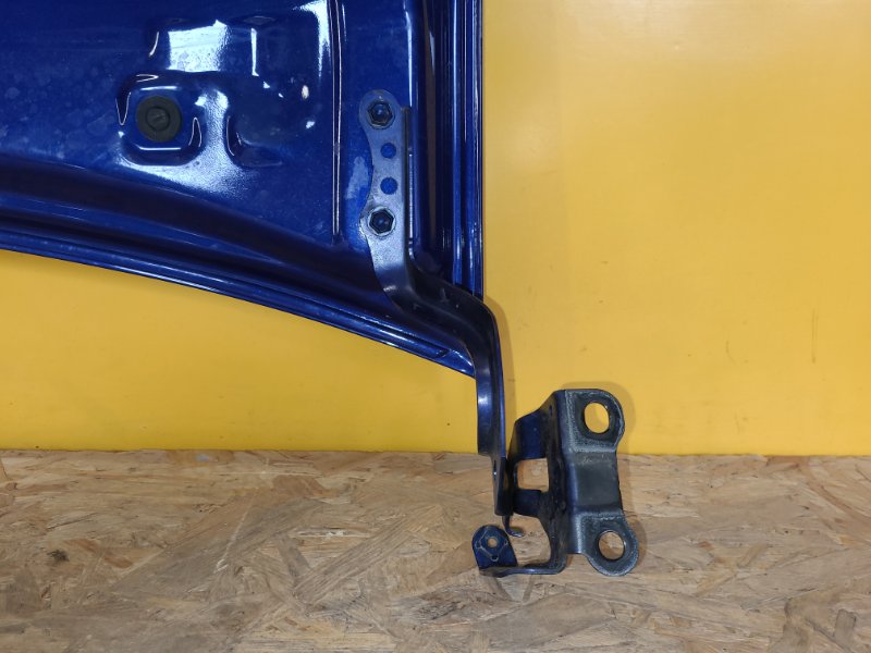 Запчасть петля капота левая TOYOTA PRIUS 16- 5342047130 Б/У Петля капота левая TOYOTA PRIUS 16- 5342047130 Б/У