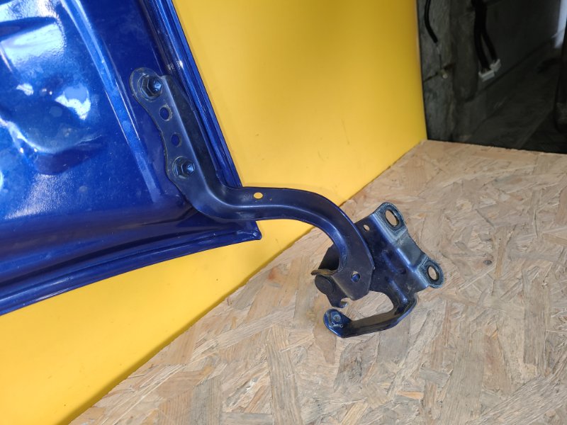 Петля капота левая PRIUS 16- Петля капота левая PRIUS 16-