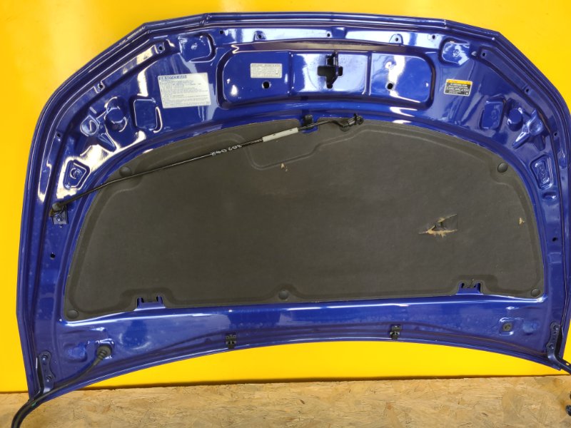 Запчасть упор капота TOYOTA PRIUS 16- 5344047060 Б/У Упор капота TOYOTA PRIUS 16- 5344047060 Б/У