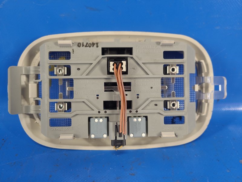 Плафон салона JEEP COMPASS 06-16 2.0 ECN Плафон салона JEEP COMPASS 06-16 2.0 ECN