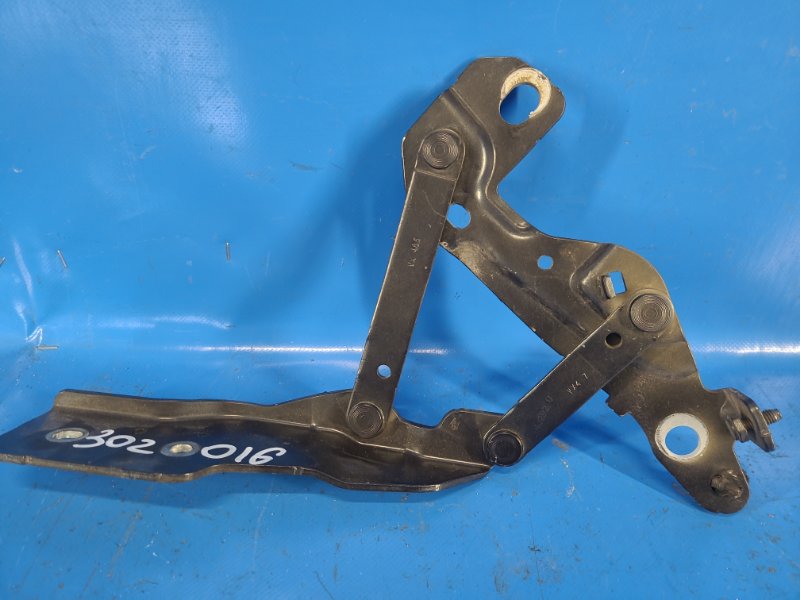 Запчасть петля капота левая JEEP COMPASS 06-16 2014 2.0 ECN 68086321AD Б/У Петля капота левая JEEP COMPASS 06-16 2014 2.0 ECN 68086321AD Б/У