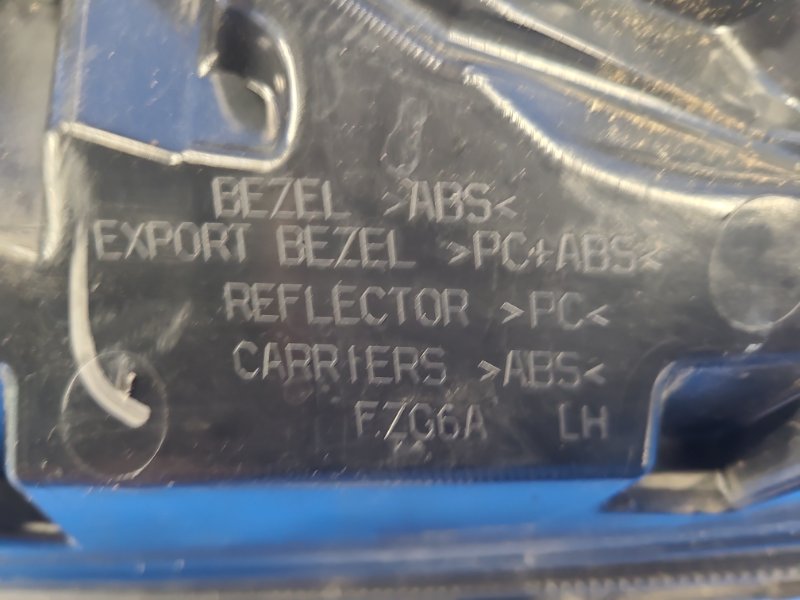 Фонарь наружный левый MUSTANG 15- 2019 S550 2.3 C23HD0D