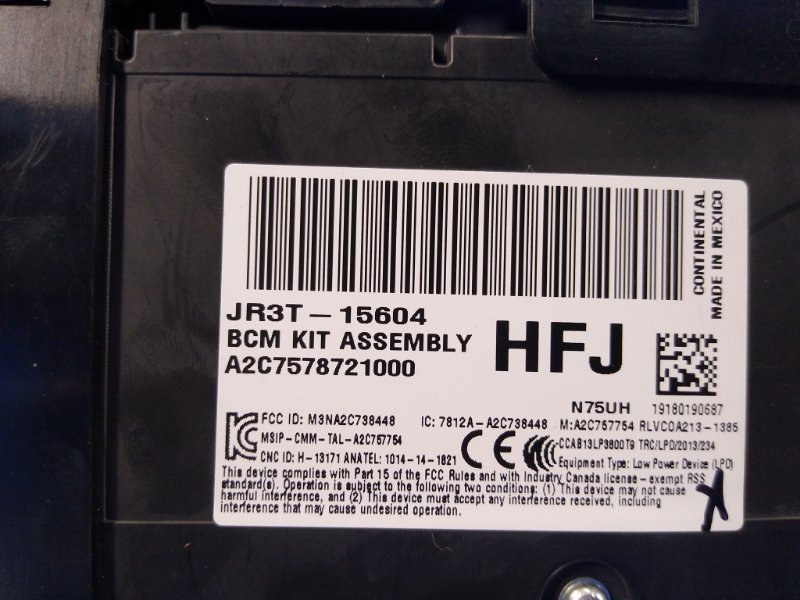 Блок предохранителей салон MUSTANG 15- 2019 S550 2.3 C23HD0D