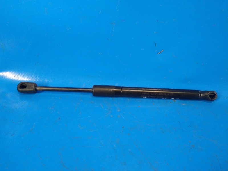 Запчасть амортизатор крышки багажника FORD MUSTANG 15- 2019 S550 2.3 C23HD0D FR3Z-63406A10-B Б/У Амортизатор крышки багажника FORD MUSTANG 15- 2019 S550 2.3 C23HD0D FR3Z-63406A10-B Б/У