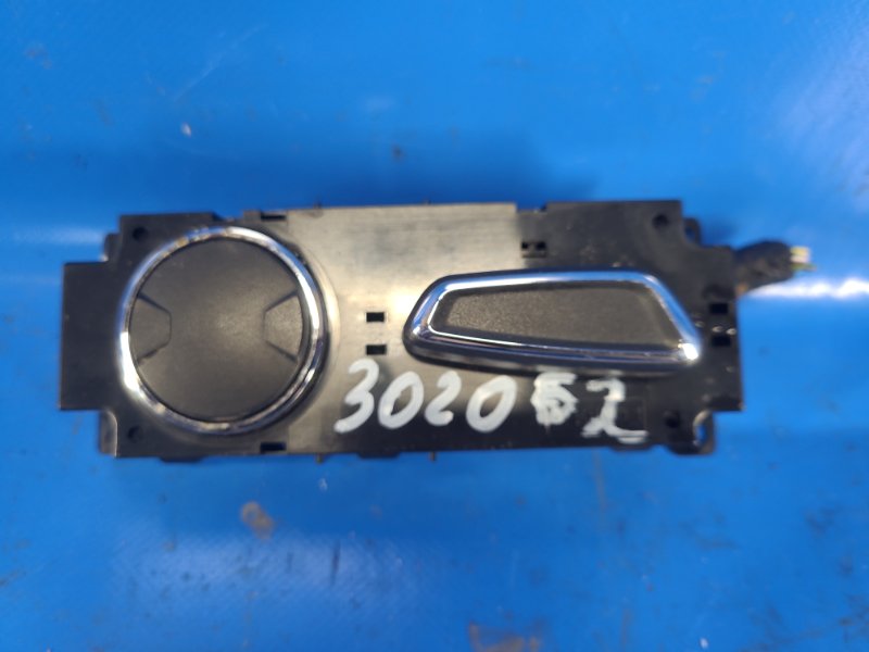 Кнопка регулировки сиденья левая FORD MUSTANG 15- 2019 S550 2.3 C23HD0D FR3Z-14A701-BF Б/У