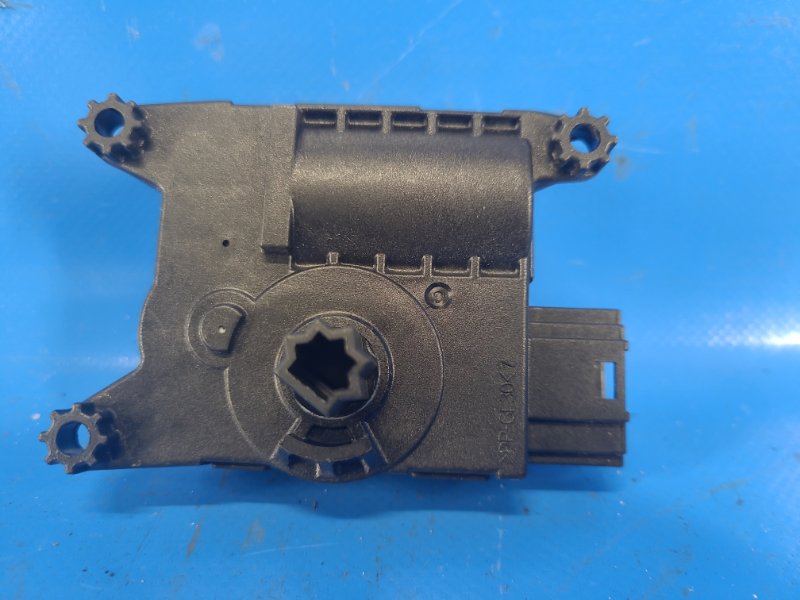 Моторчик заслонки печки MUSTANG 15- 2019 S550 2.3 C23HD0D