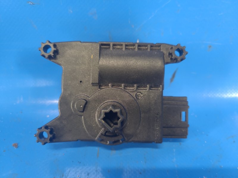 Моторчик заслонки печки MUSTANG 15- 2019 S550 2.3 C23HD0D