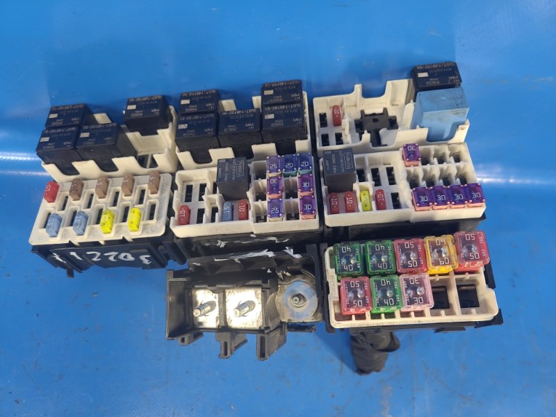 Блок предохранителей салон MUSTANG 15- 2019 S550 2.3 C23HD0D