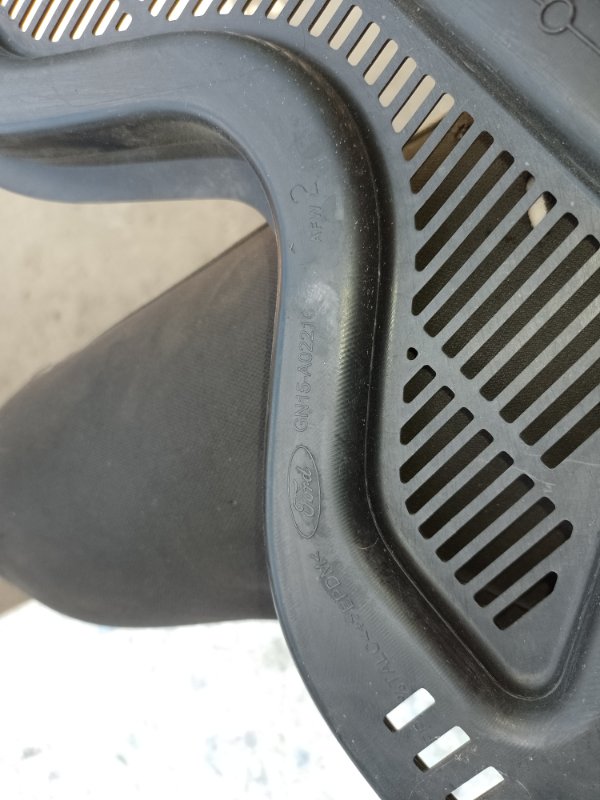 Пластик под лобовое стекло / Жабо FORD ECOSPORT 18-22 1.0 L EcoBoost (Fox) turbo