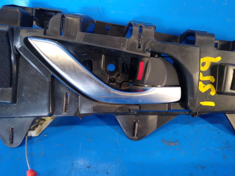 Ручка двери внутренняя правая MX-5 15- 2018 ND 2.0 PE-VPS Ручка двери внутренняя правая MX-5 15- 2018 ND 2.0 PE-VPS