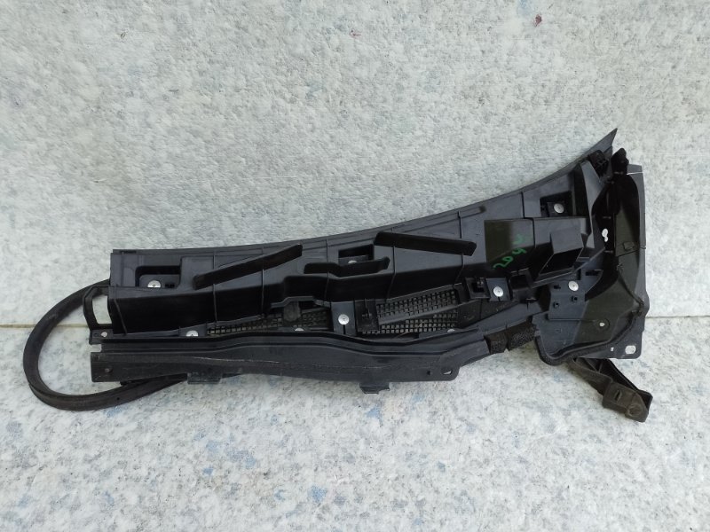 Пластик под лобовое стекло / Жабо правый 6 GJ 12- 2014 2.5 PY-VPS