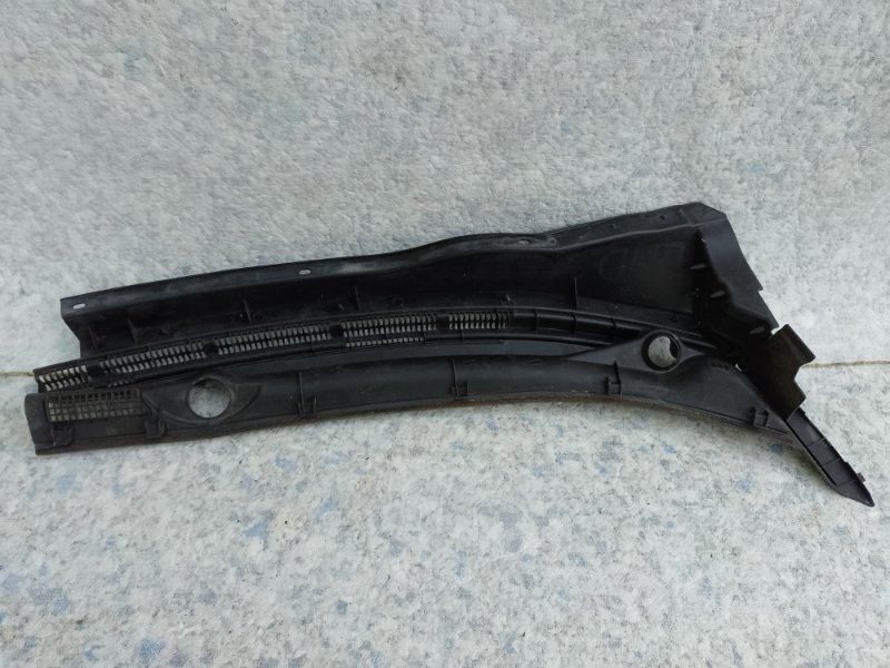 Пластик под лобовое стекло / Жабо левый OUTLANDER XL 05-13 2006 CW 3.0 6B31