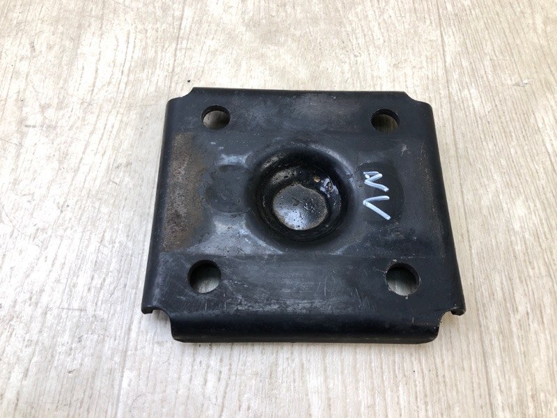 Крепление рессоры NISSAN NV200 USA 13- 2013 2.0 MR20DE 550523LM0B Б/У