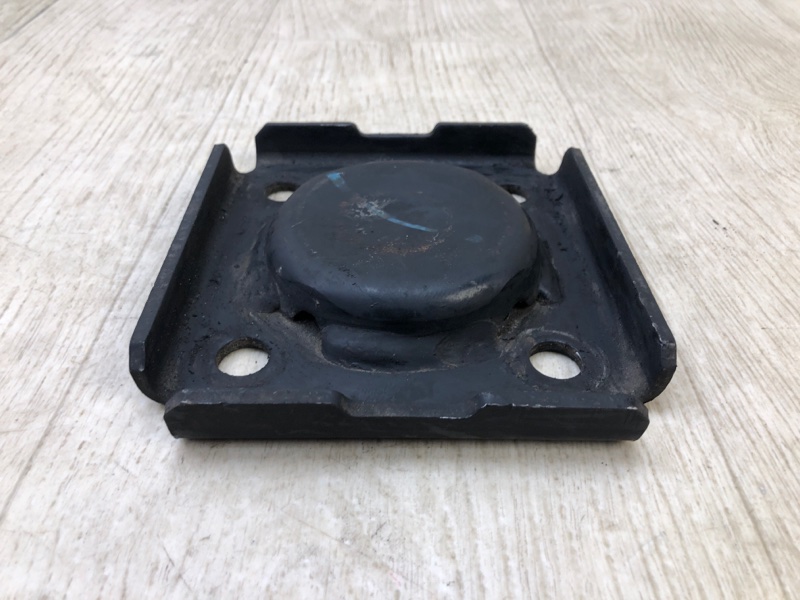 Крепление рессоры NV200 USA 13- 2013 2.0 MR20DE