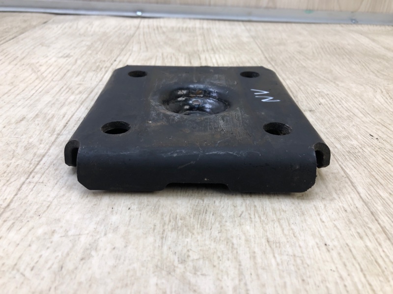 Крепление рессоры NISSAN NV200 USA 13- 2.0 MR20DE