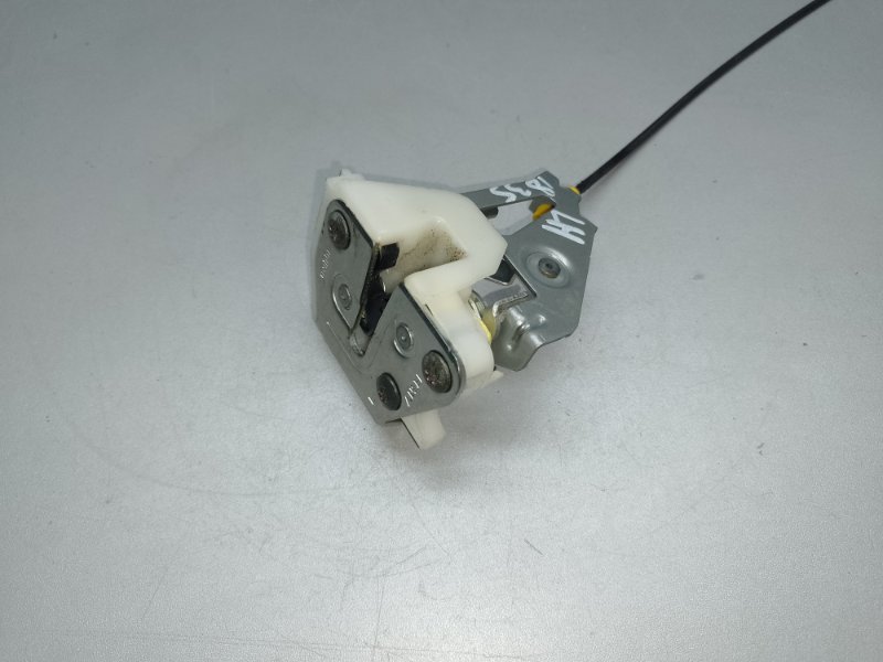 Замок крышки багажника левый MITSUBISHI OUTLANDER XL 05-13 2006 CW 3.0 6B31 5808A026 Б/У