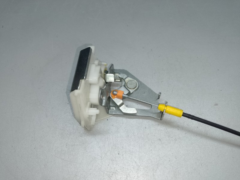 Замок крышки багажника левый OUTLANDER XL 05-13 2006 CW 3.0 6B31